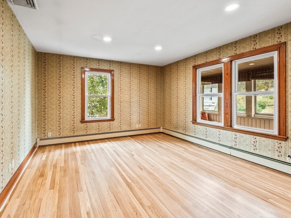 20 Roger St, Southbridge, MA Photo #10