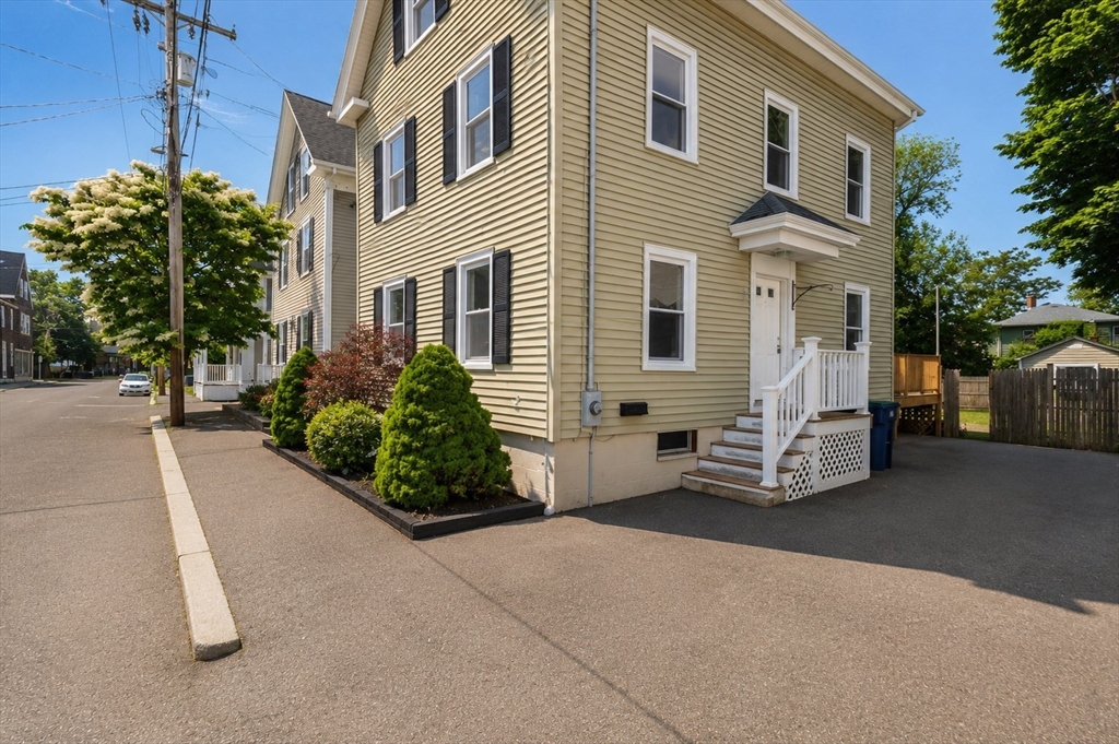 17 Osgood St