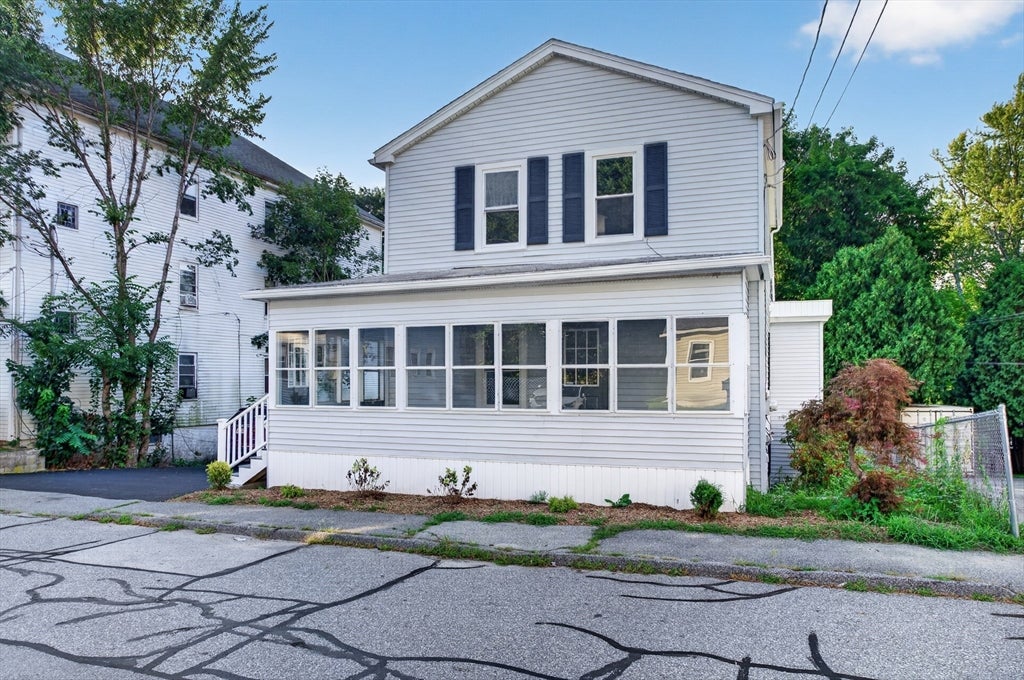 13 Goddard St