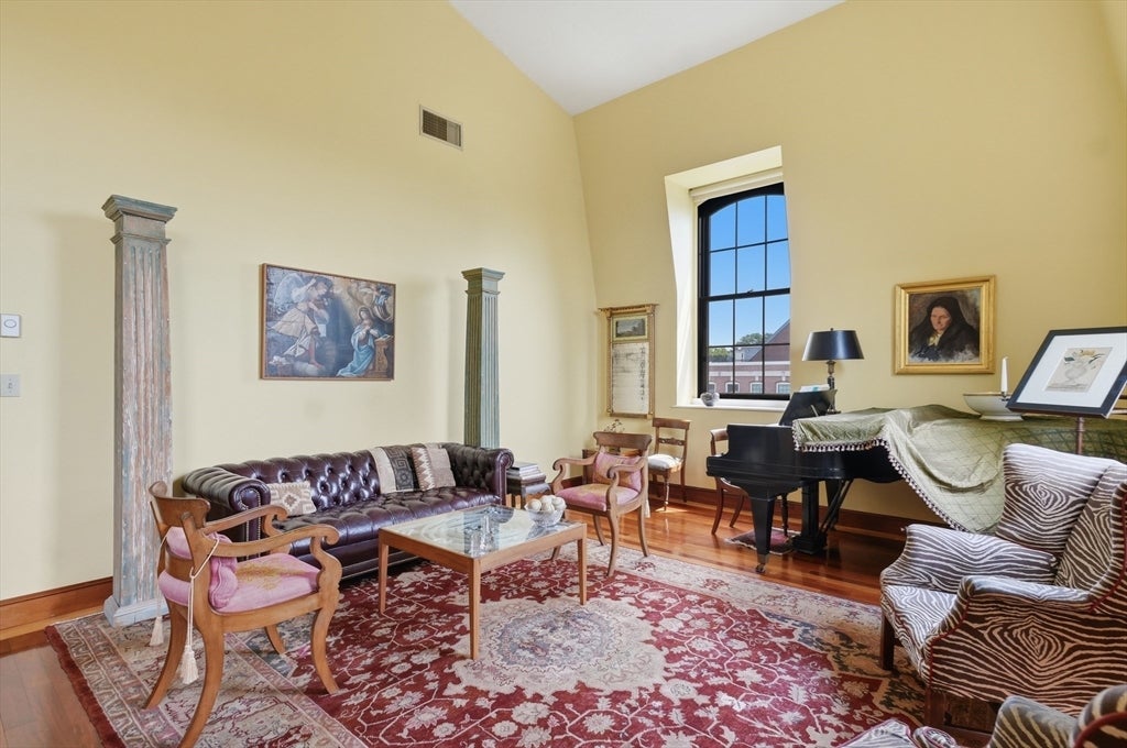 68 Baldwin Street 43