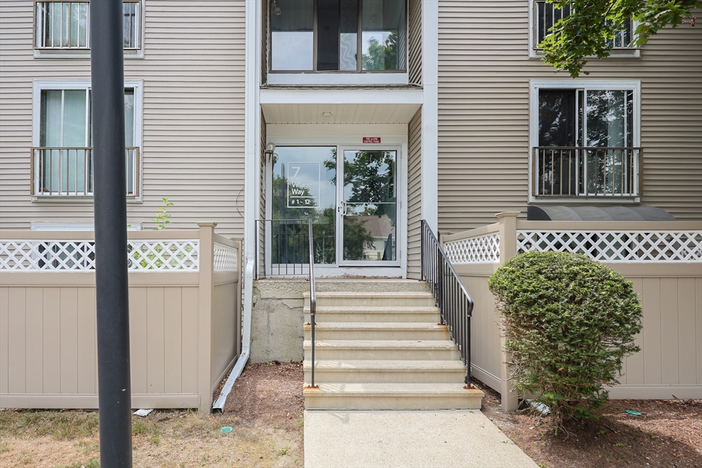 7 Village Way 4