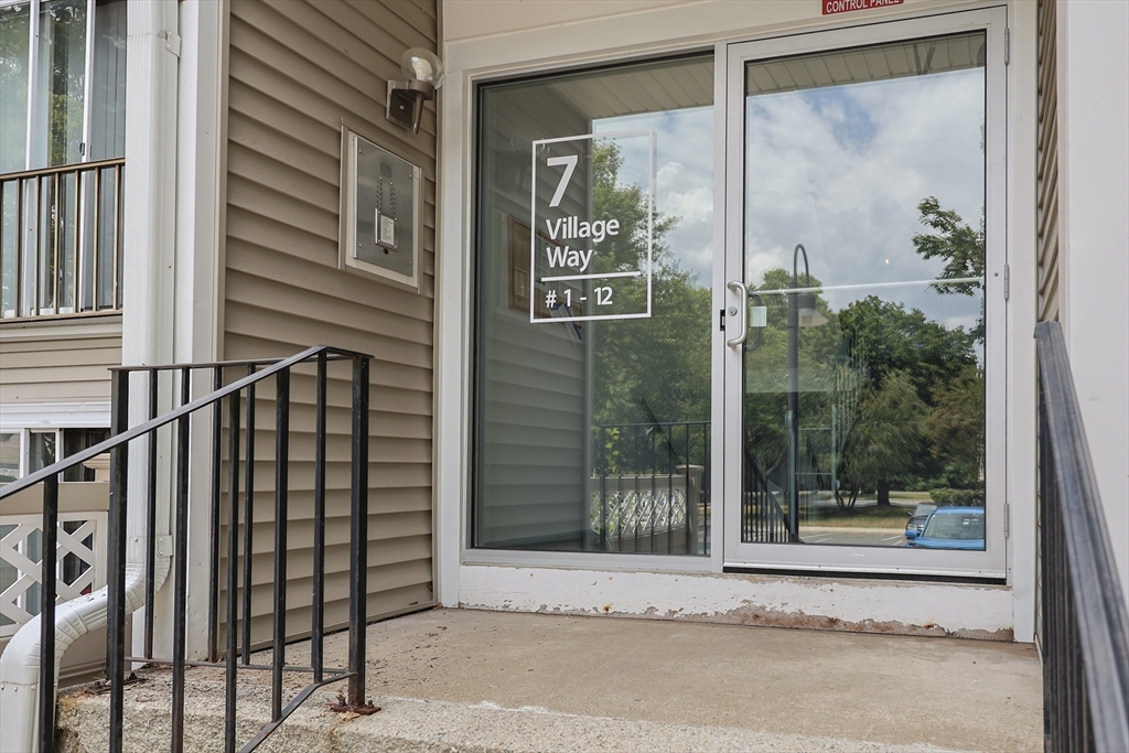 7 Village Way 4