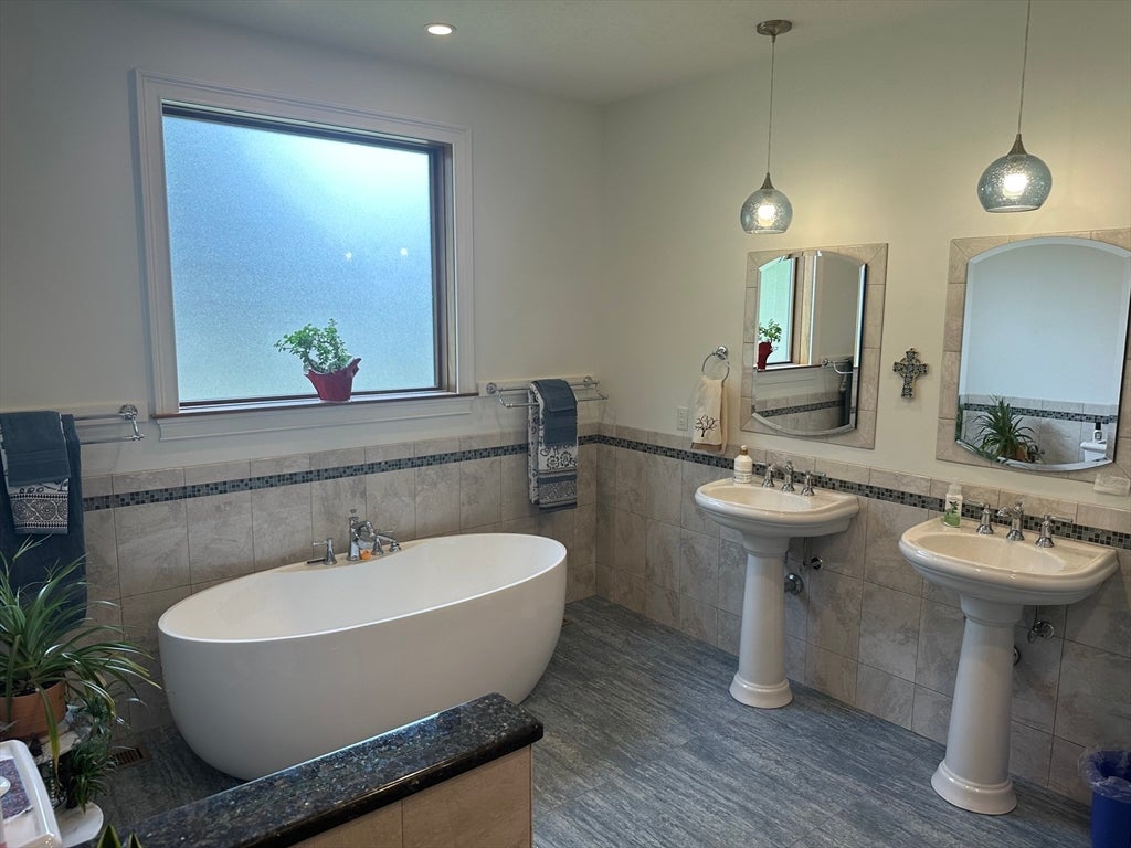 139 Blanchard St, Chicopee, MA, 139 Blanchard St, Chicopee, MA Photo #26