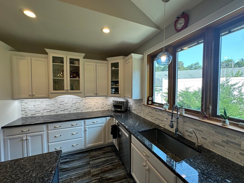 139 Blanchard St, Chicopee, MA, 139 Blanchard St, Chicopee, MA Photo #11