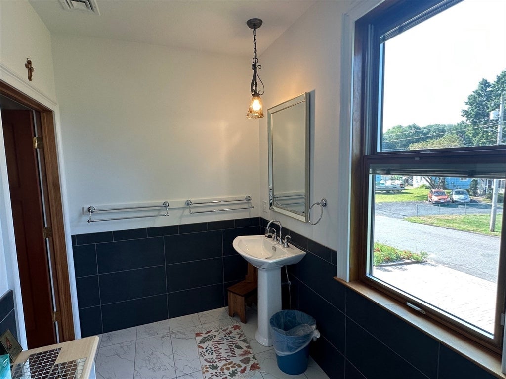 139 Blanchard St, Chicopee, MA, 139 Blanchard St, Chicopee, MA Photo #31