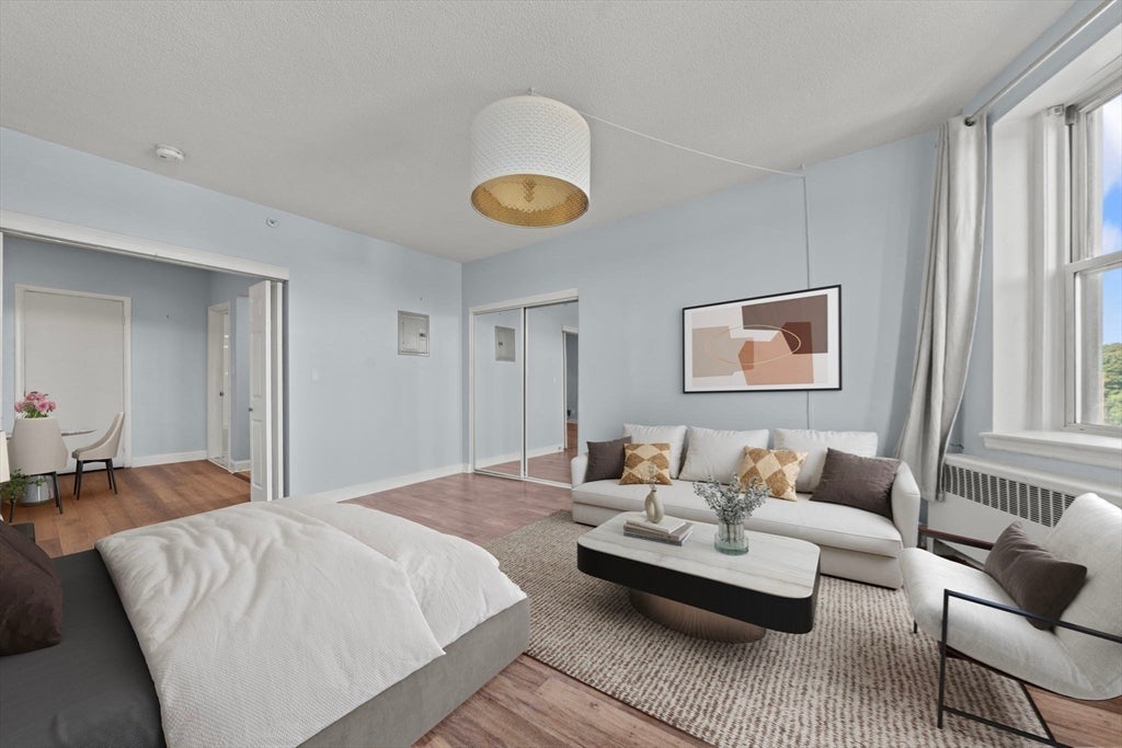 285 Lynn Shore 706