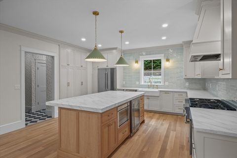 14 Dexter Lane B Newburyport MA 01950