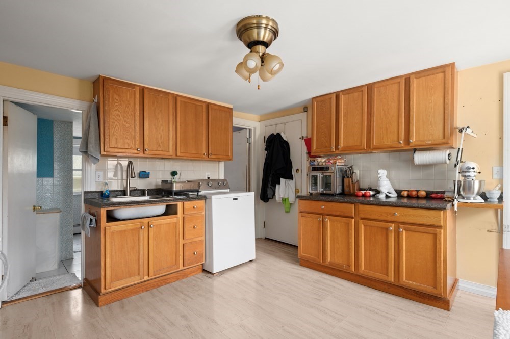 4 Wiley Pl, Wakefield, MA Photo #19