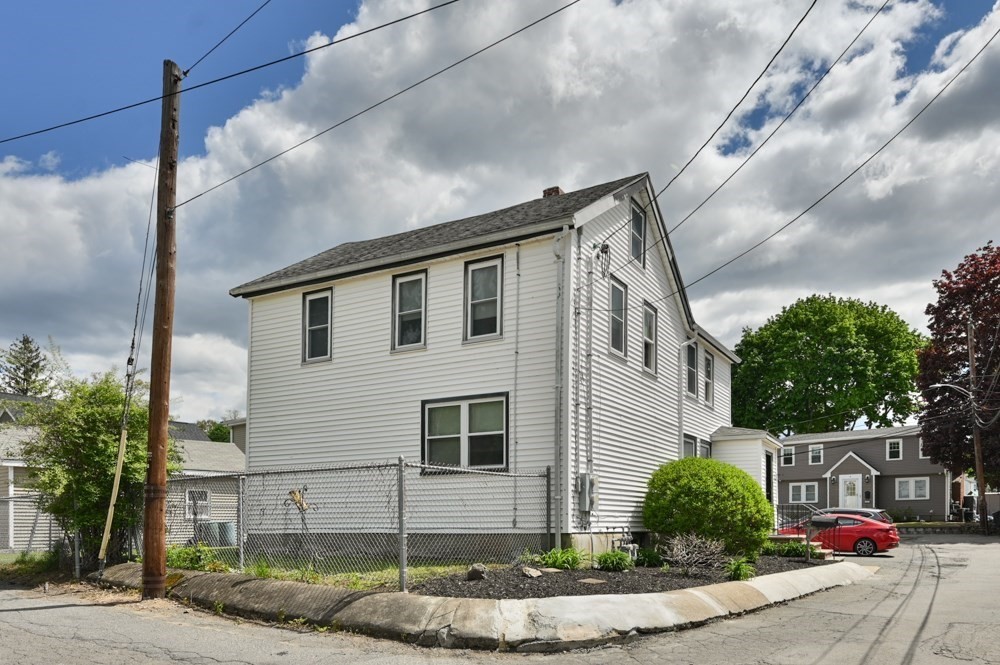 4 Wiley Pl, Wakefield, MA Photo #33