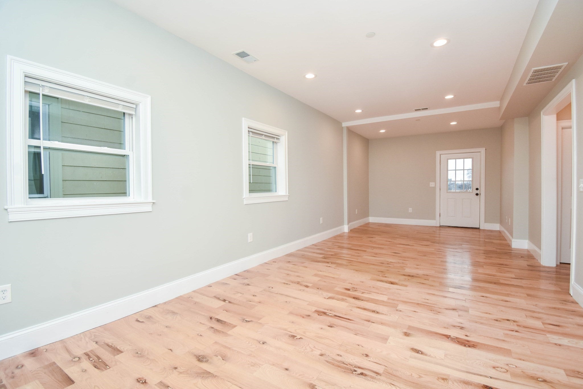 1114 Saratoga St #2, Boston, MA Photo #4