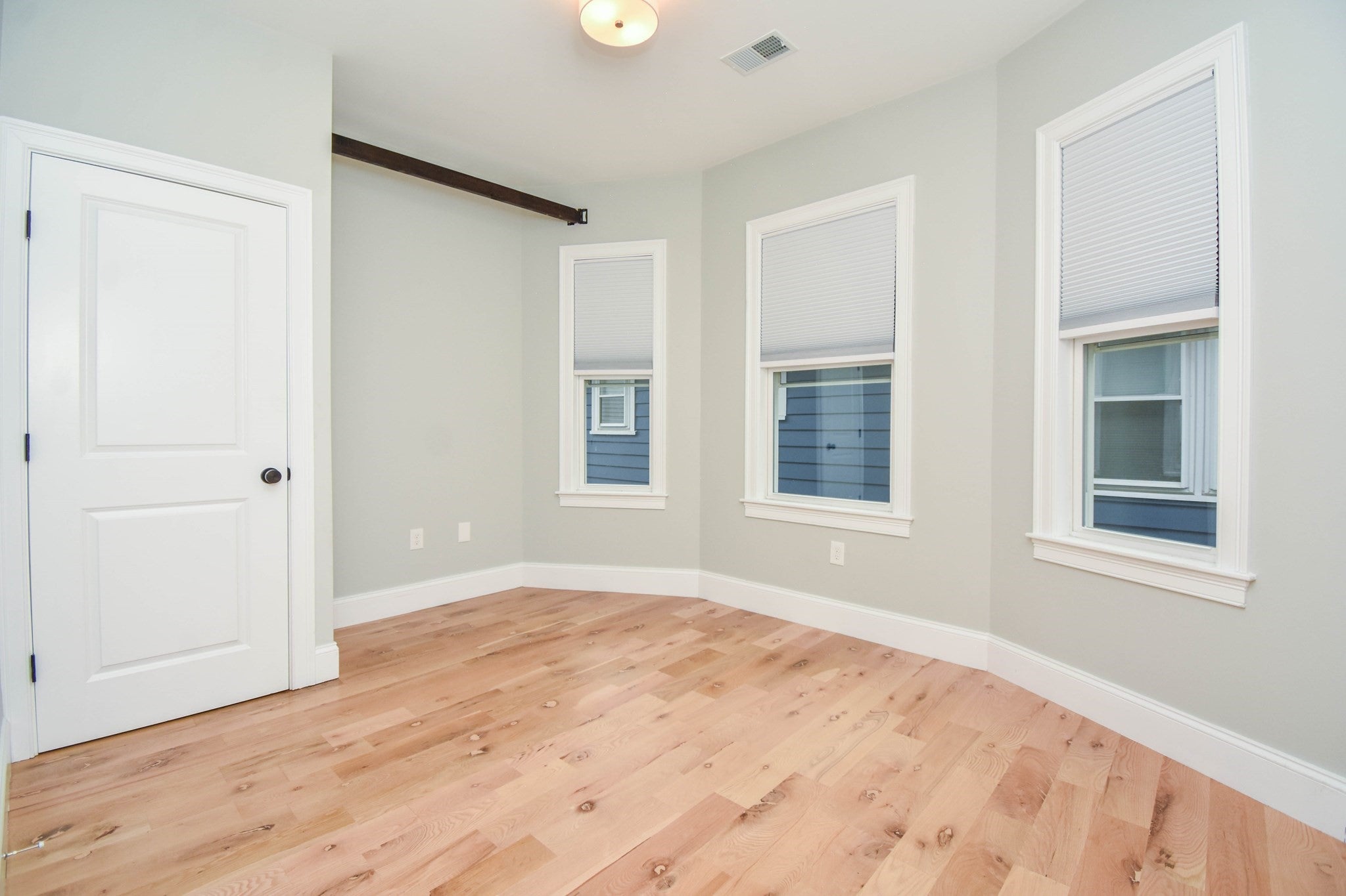 1114 Saratoga St #2, Boston, MA Photo #10