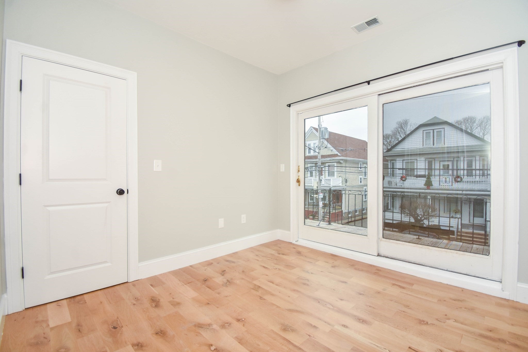 1114 Saratoga St #2, Boston, MA Photo #9