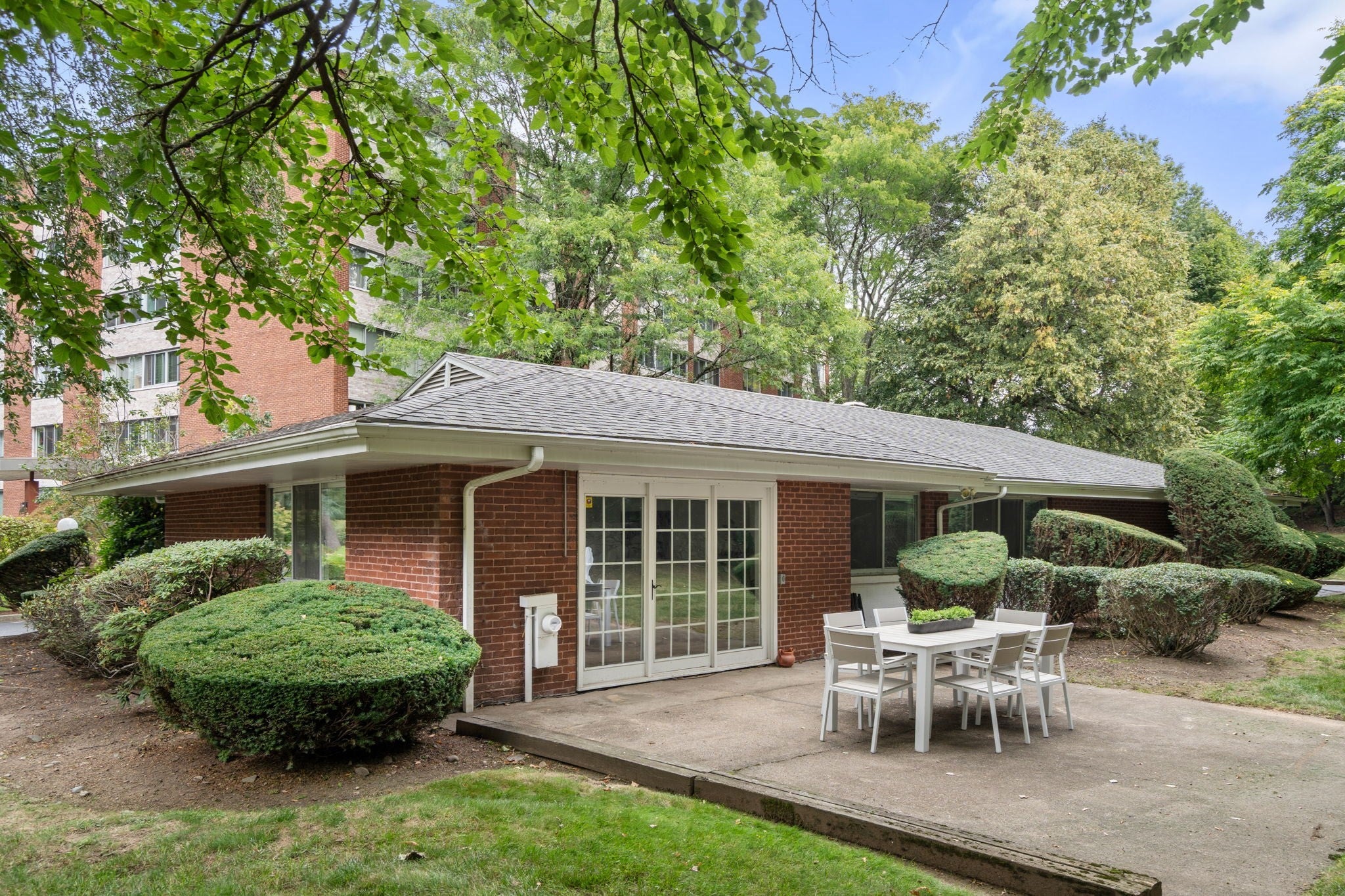 18 Chestnut Pl, Brookline, MA, 18 Chestnut Pl, Brookline, MA Photo #15