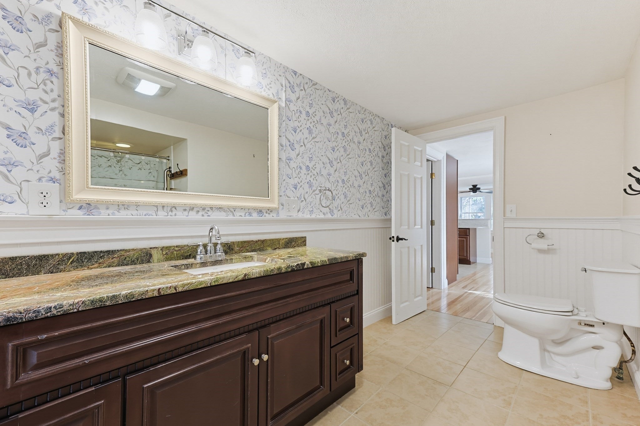 116 Lakeshore Dr, Blackstone, MA Photo #15