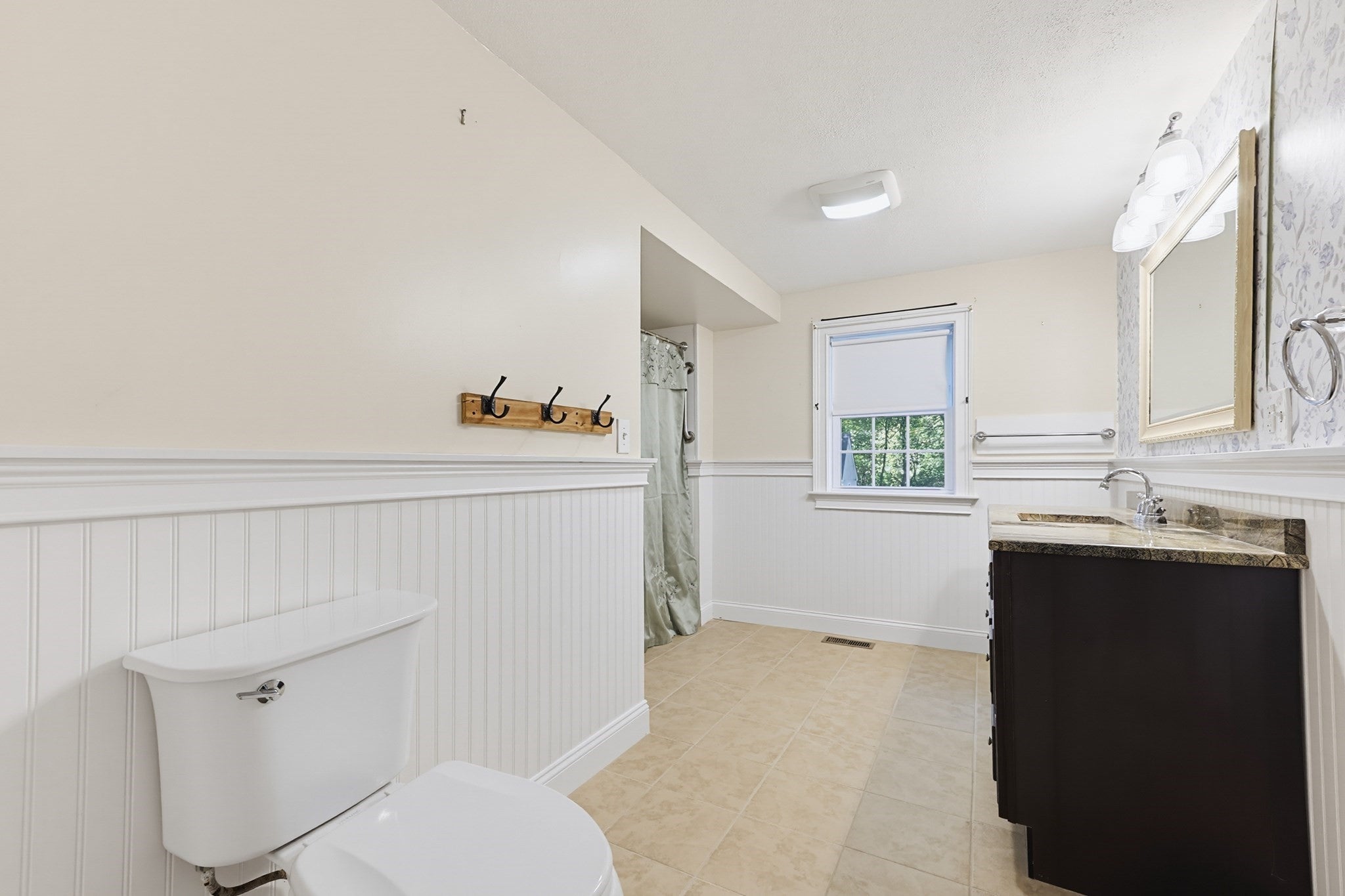 116 Lakeshore Dr, Blackstone, MA Photo #16