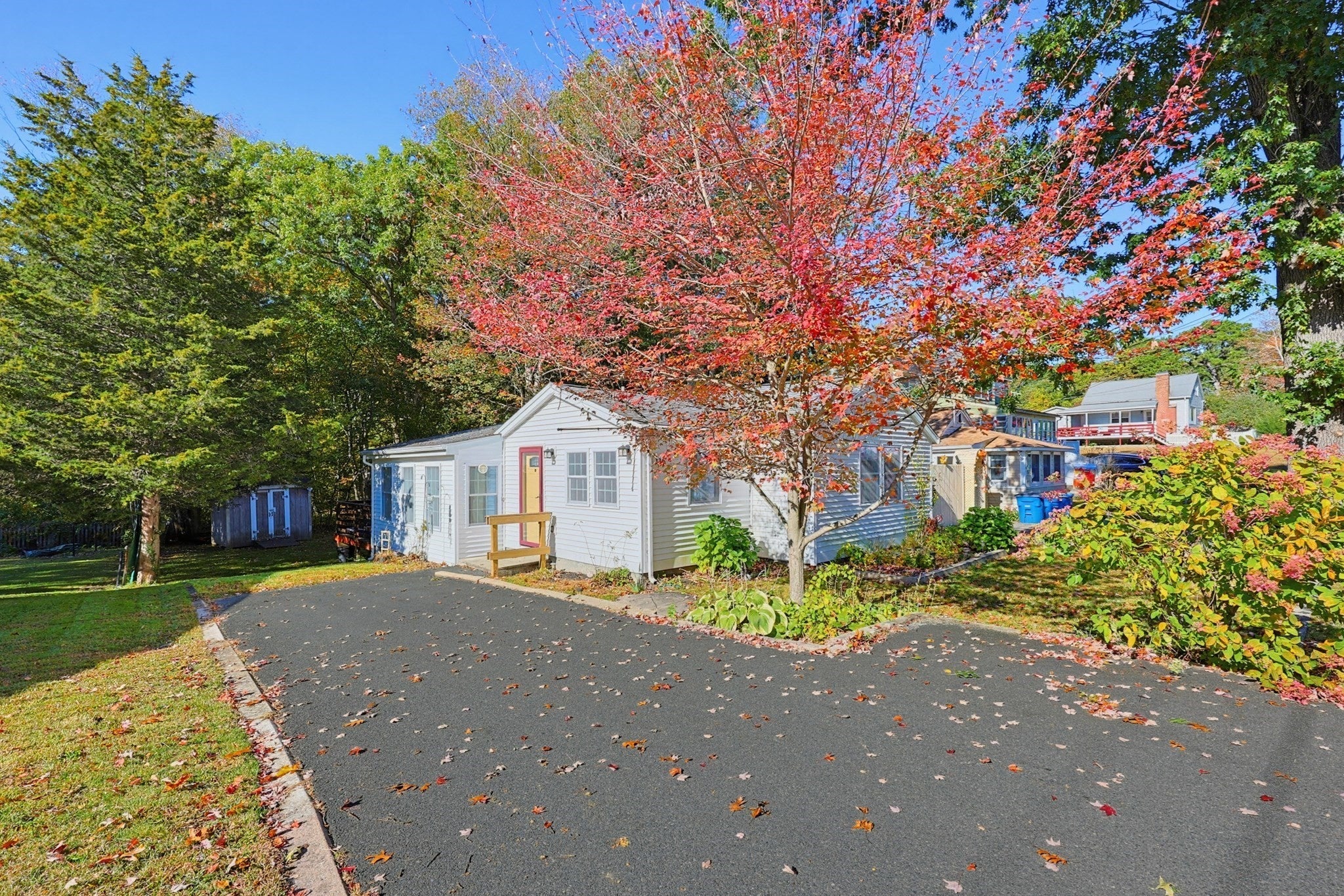 116 Lakeshore Dr, Blackstone, MA Photo #1