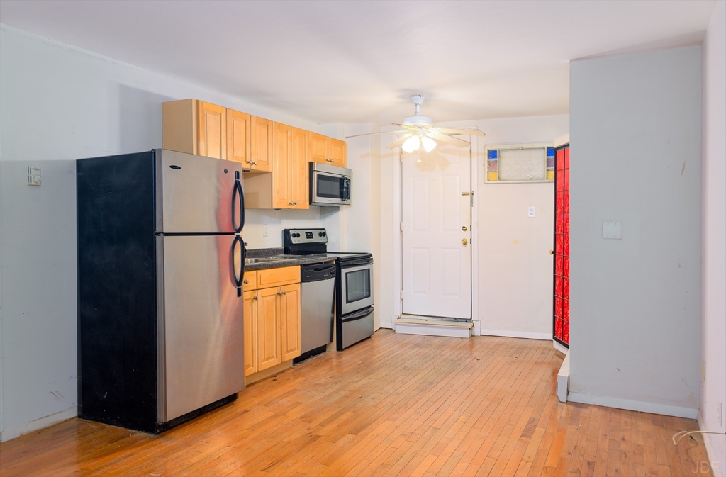 263 Highland Ave 1