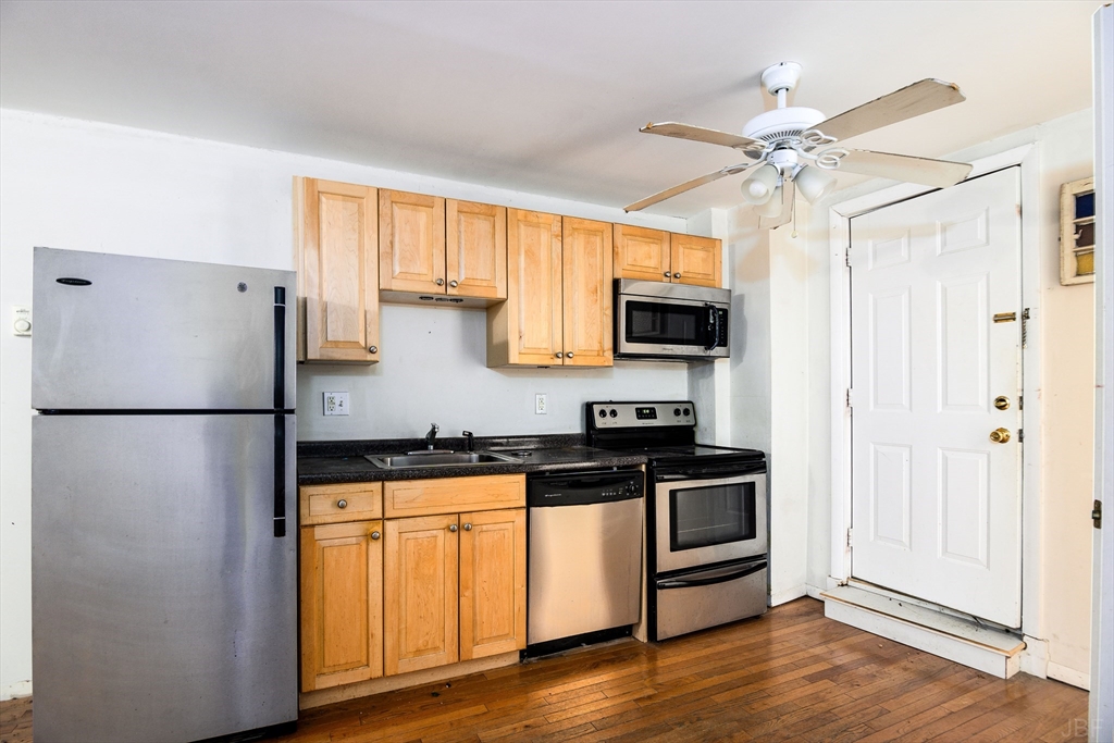 263 Highland Ave 1