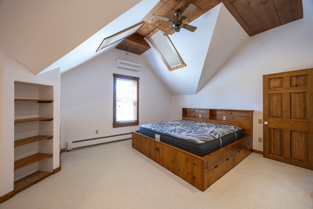 Foxboro, Massachusetts 02035, United States, 4 Bedrooms Bedrooms, ,3 BathroomsBathrooms,Residential,Active,205428