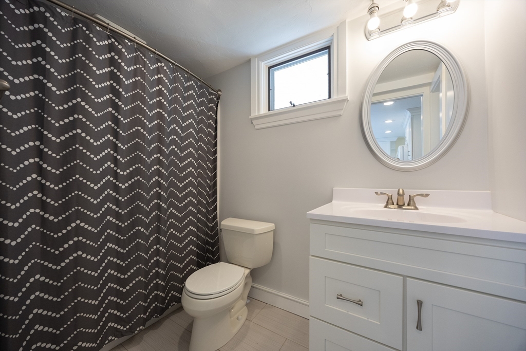 Foxboro, Massachusetts 02035, United States, 4 Bedrooms Bedrooms, ,3 BathroomsBathrooms,Residential,Active,205428