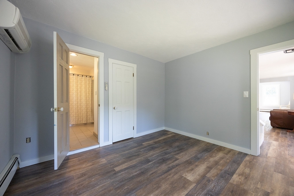 Foxboro, Massachusetts 02035, United States, 4 Bedrooms Bedrooms, ,3 BathroomsBathrooms,Residential,Active,205428