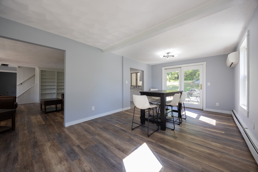 Foxboro, Massachusetts 02035, United States, 4 Bedrooms Bedrooms, ,3 BathroomsBathrooms,Residential,Active,205428