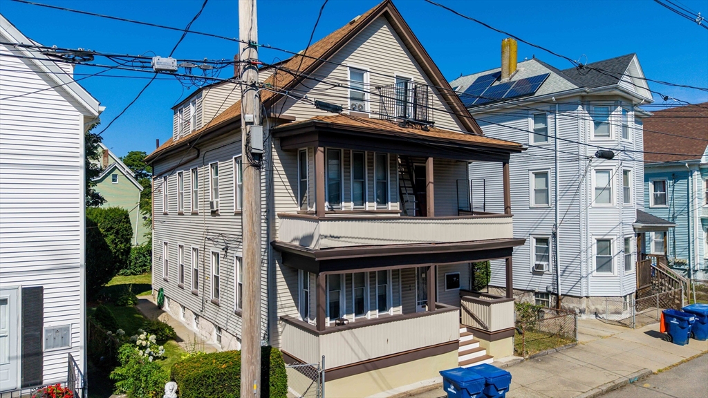 61 Acushnet Ave