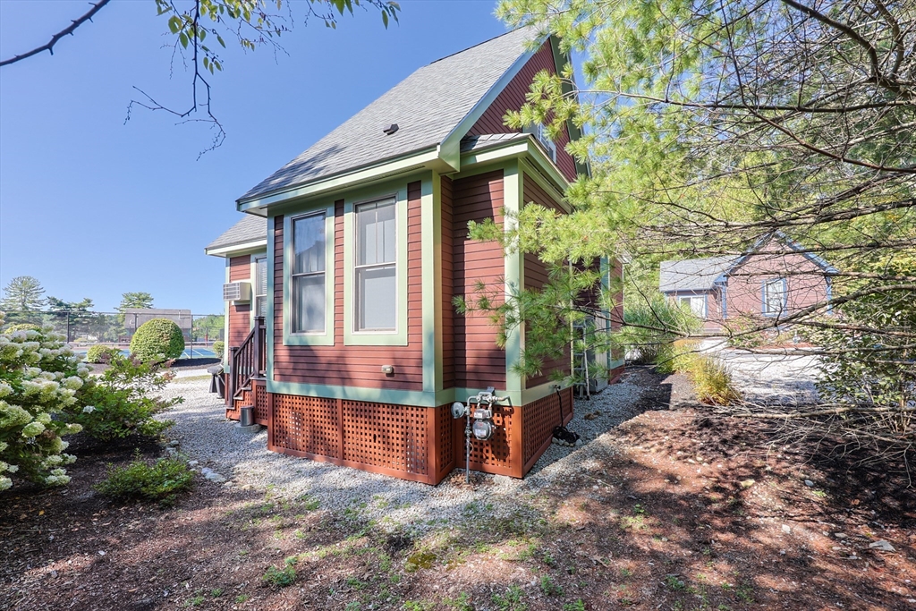 2 Courtview Ln 2