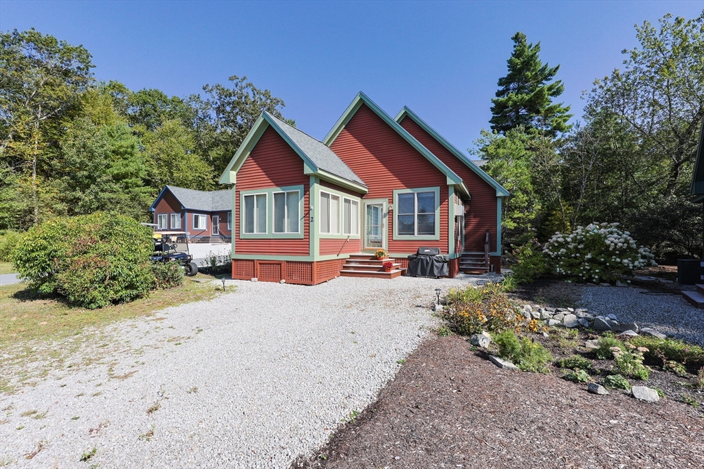 2 Courtview Ln 2