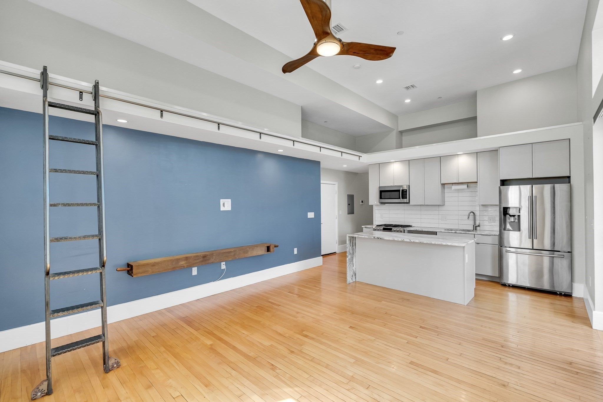 204 Spencer Ave 6, Chelsea MA 02150