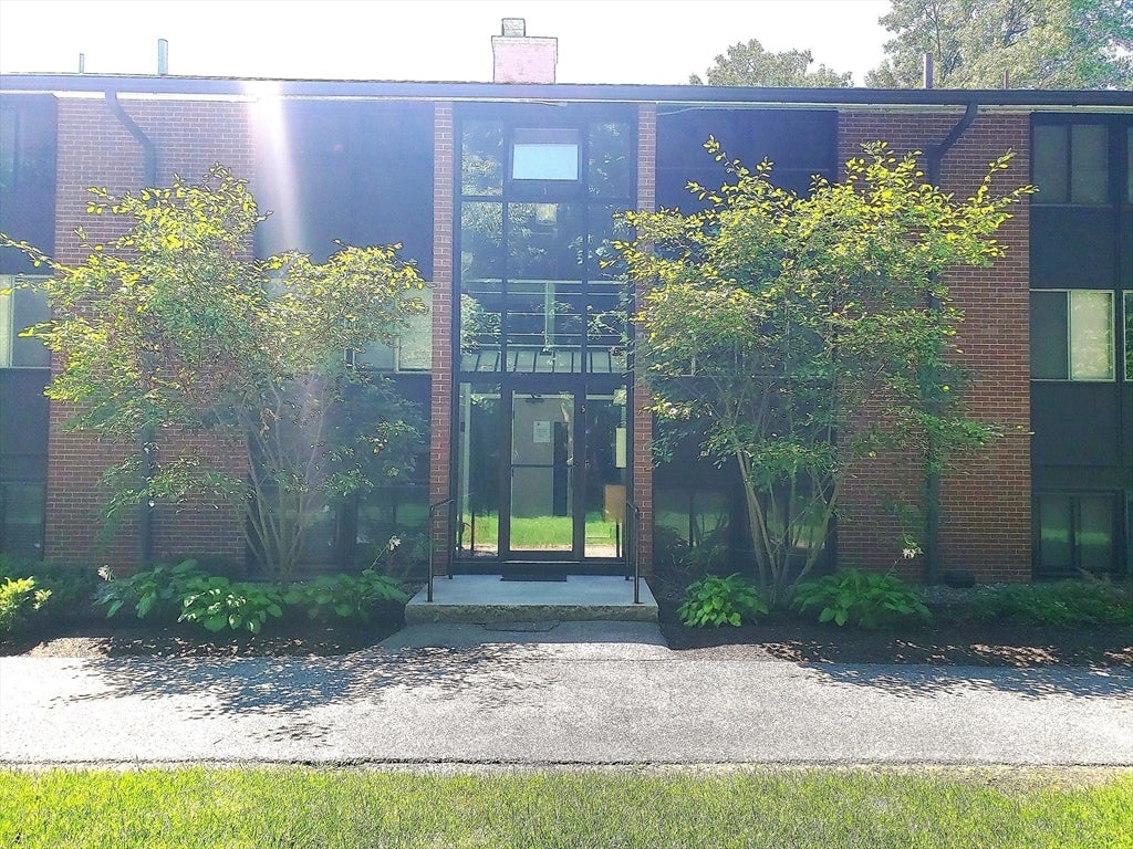 5 Longwood Drive 205