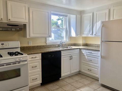 Photo of 17 Hatfield Road #17, Newton, MA 02465 (MLS # 73466129)