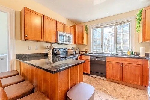 27R Albion St #2, Somerville, MA Photo #11