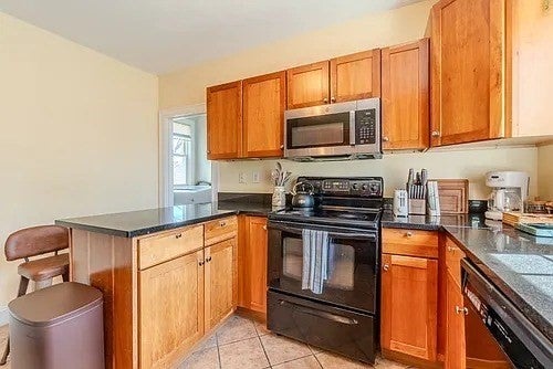 27R Albion St #2, Somerville, MA Photo #9
