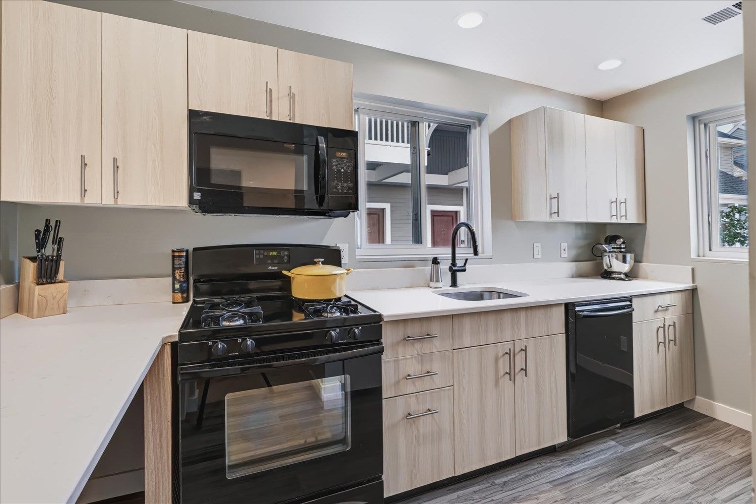 20 Ship Ave #38, Medford, MA, 20 Ship Ave #38, Medford, MA Photo #3