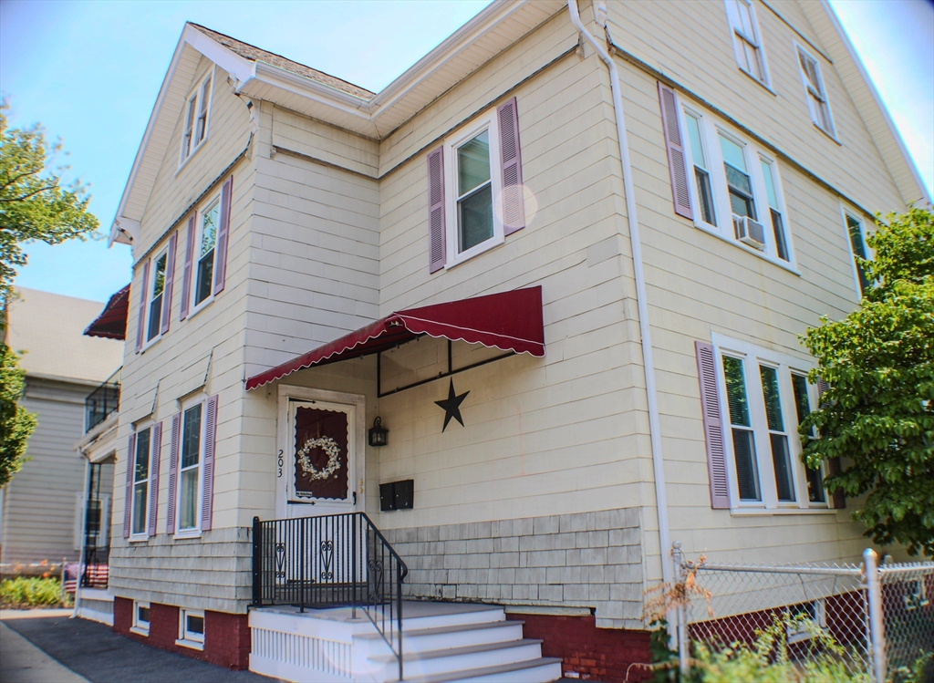 203-205 Salem St