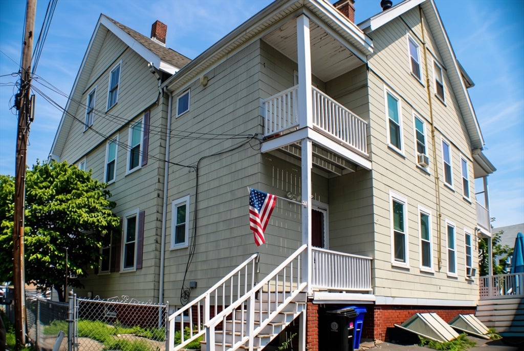 203-205 Salem St