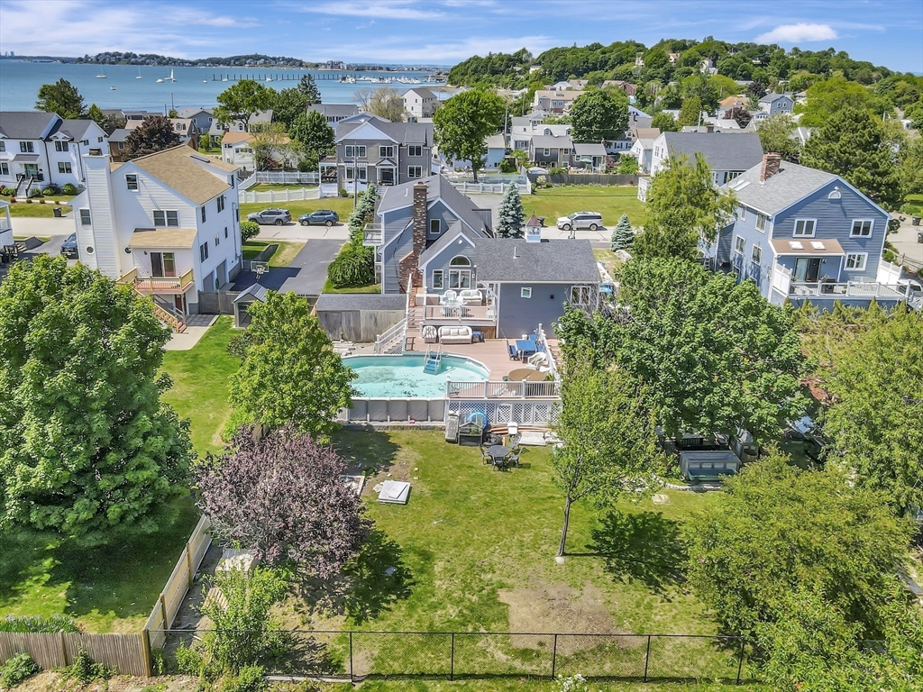 10 Vernon Ave