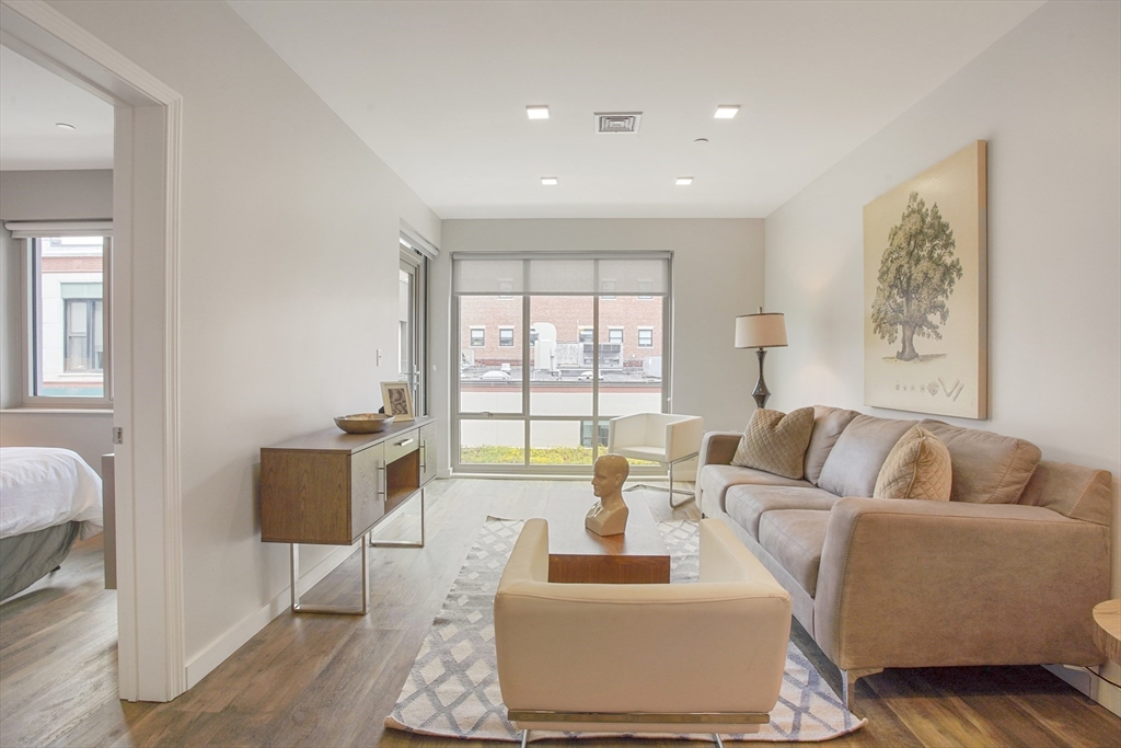 10 Essex St. 406