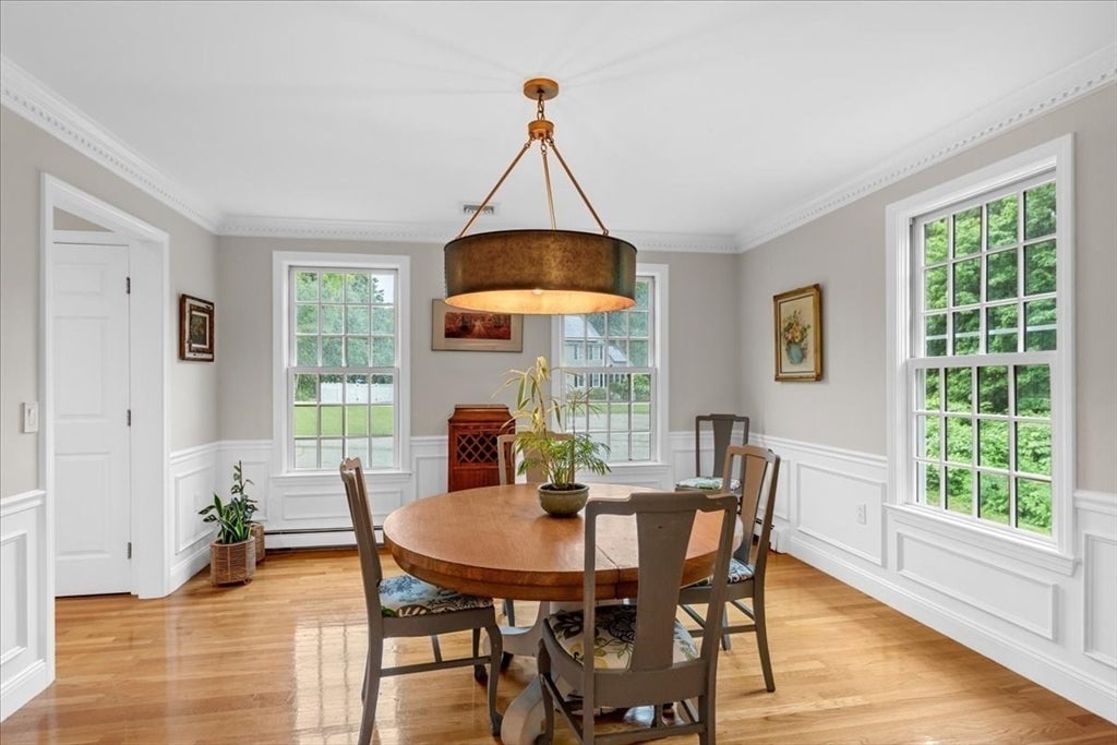 14 Windward Ln