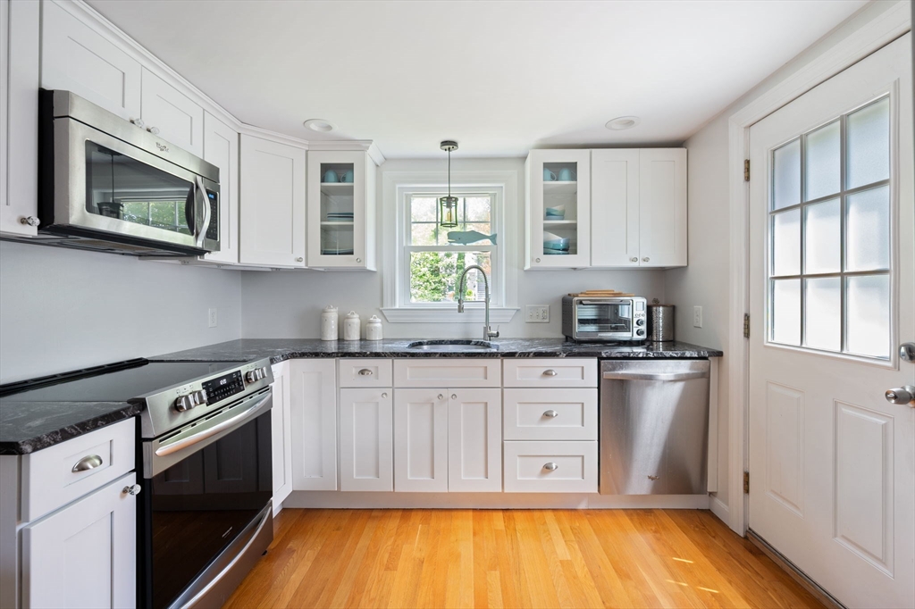 40 Lyman Rd
