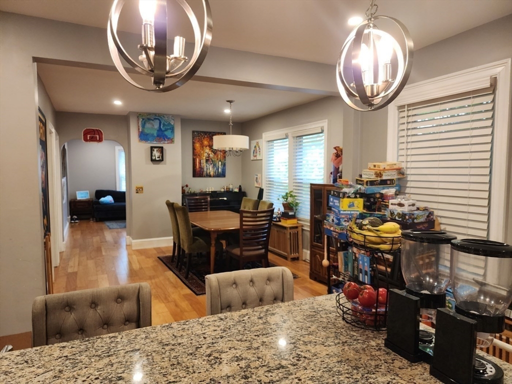 25 Baker St 25
