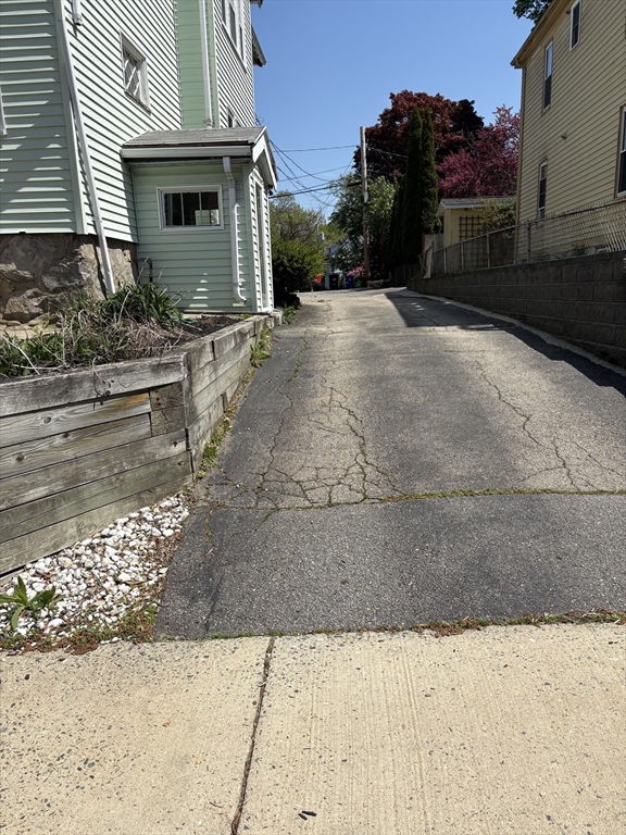 27 Knoll St 1