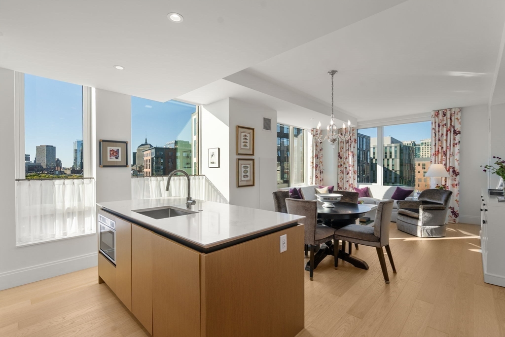 380 Harrison Ave 1118