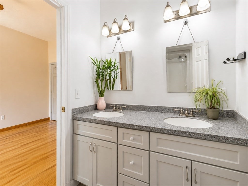36 E Brookfield Rd, North Brookfield, MA Photo #13