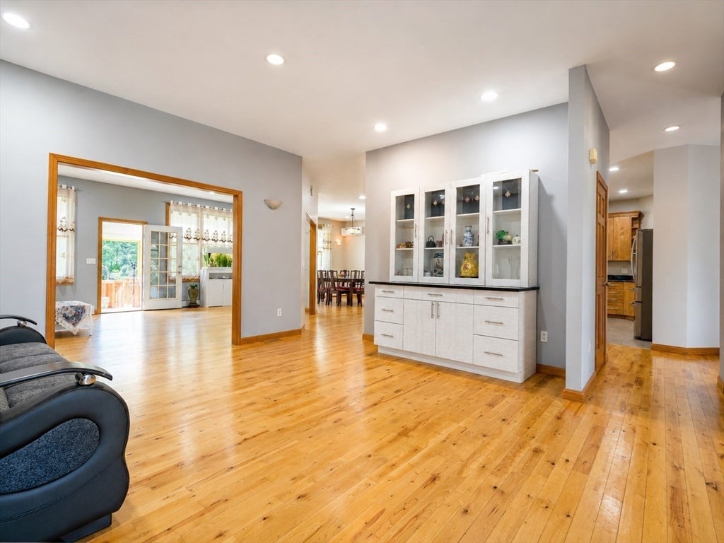 36 E Brookfield Rd