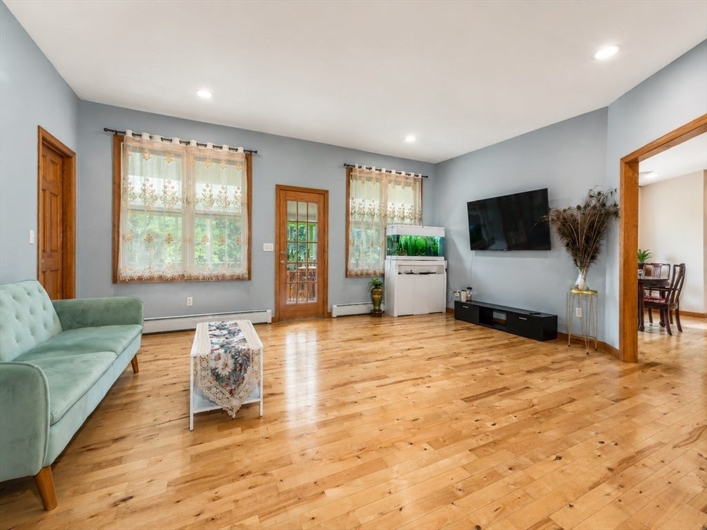 36 E Brookfield Rd