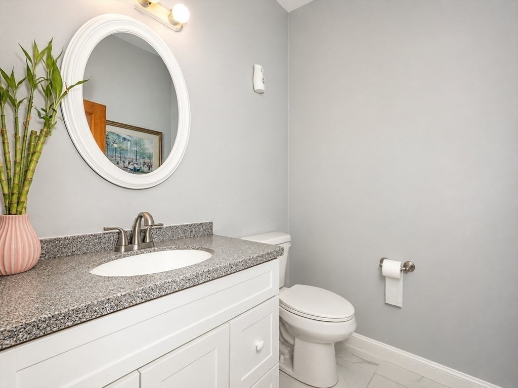 36 E Brookfield Rd, North Brookfield, MA Photo #17