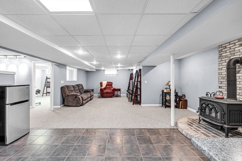 185 Clearwater Cir, Ludlow, MA Photo #29