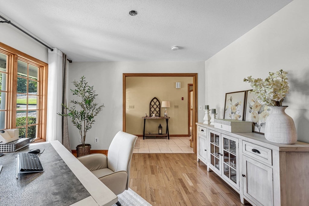 185 Clearwater Cir, Ludlow, MA Photo #15